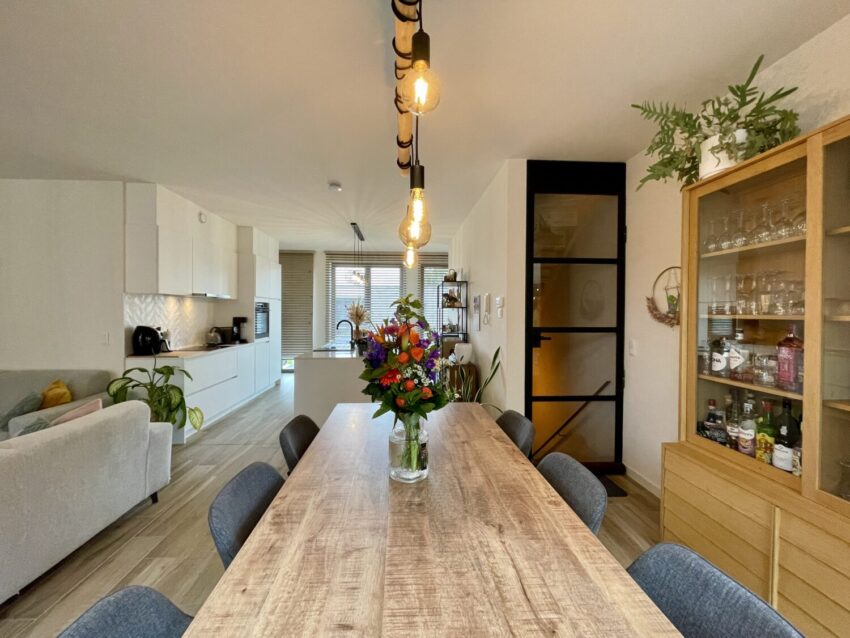 Luxueus duplex appa met staanplaats en 2 slpk