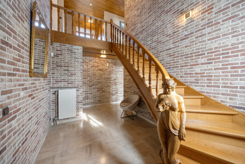 Landelijke en ruime woning met magazijn – uniek potentieel - te koop bij Huyskens Vastgoed & Advies