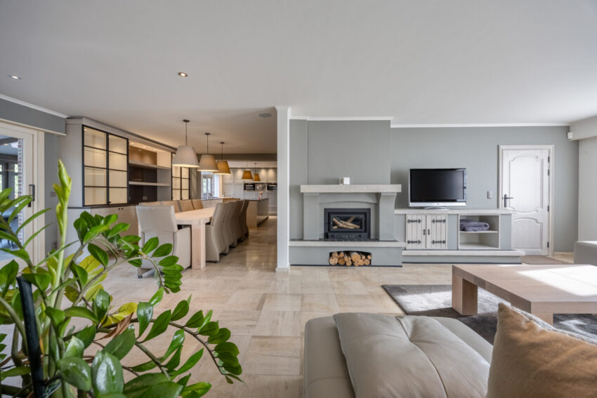 Landelijke en ruime woning met magazijn – uniek potentieel - te koop bij Huyskens Vastgoed & Advies