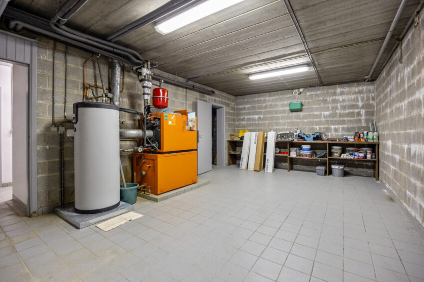 Landelijke en ruime woning met magazijn – uniek potentieel - te koop bij Huyskens Vastgoed & Advies