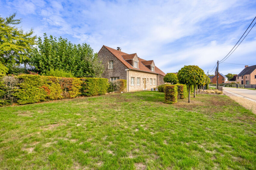 Landelijke en ruime woning met magazijn – uniek potentieel - te koop bij Huyskens Vastgoed & Advies