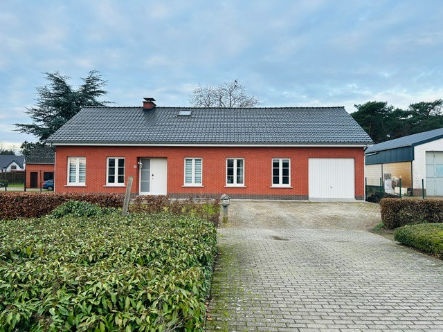 Ruime woning met grote tuin op centrale locatie