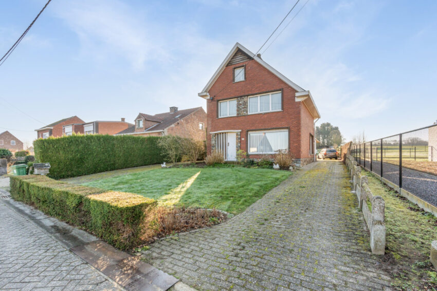 Authentieke woning op centrale ligging en ruim perceel - te koop bij Huyskens Vastgoed & Advies