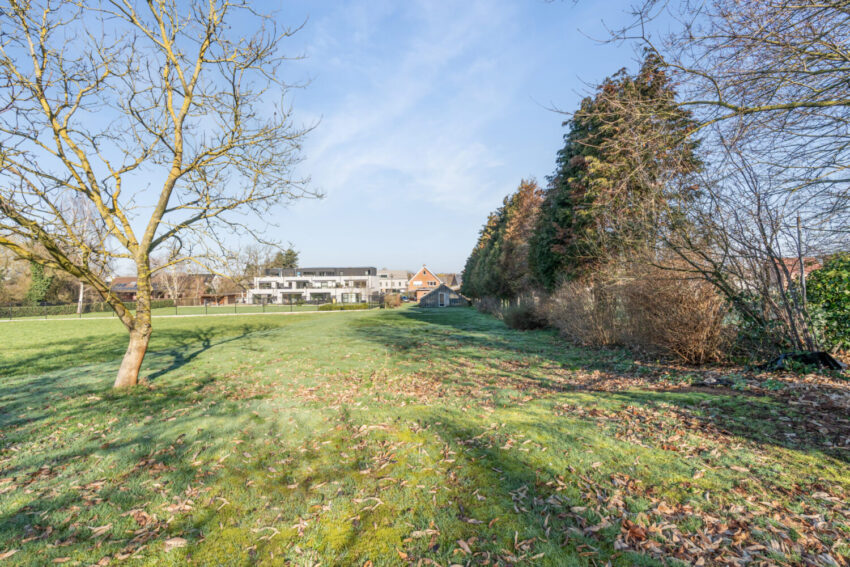 Authentieke woning op centrale ligging en ruim perceel - te koop bij Huyskens Vastgoed & Advies