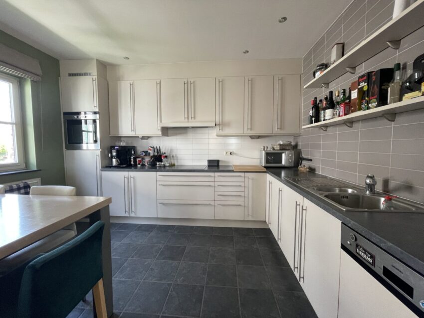 Appartement 2slpk met terras van 36m², garage, kelderberging in kleinschalig gebouw - te huur bij Huyskens Vastgoed & Advies