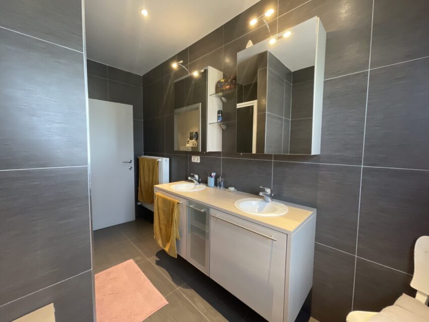 Appartement 2slpk met terras van 36m², garage, kelderberging in kleinschalig gebouw - te huur bij Huyskens Vastgoed & Advies